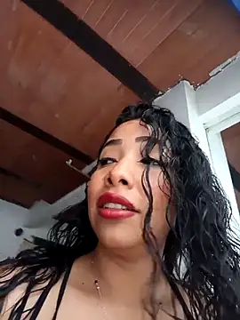 Snapshot of Wolfamara chatting on 05-02-26, 01:05 Wolfamara online show from 05-02-26, 01:05