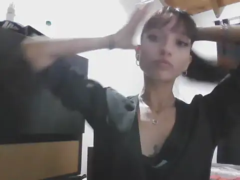 Snapshot of foxy_jaz7 chatting on 04-05-26, 04:30 foxy jaz7 online show from 04-05-26, 04:30