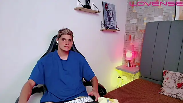 flaquito    online show from 04-05-26, 08:37