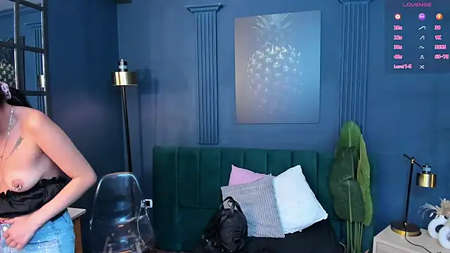 Alicecoule  online show from 05-22-26, 12:14