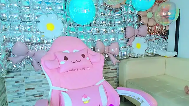 candy-paris online show from 06-19-26, 04:35
