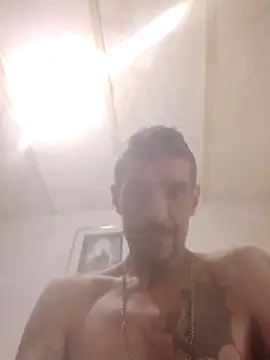 Snapshot of Guillelp chatting on 06-07-26, 02:06 Guillelp online show from 06-07-26, 02:06