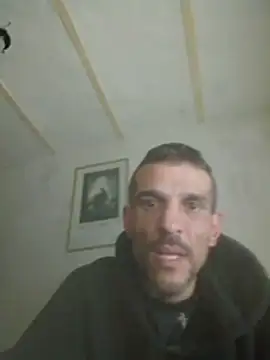 Snapshot of Guillelp chatting on 05-18-26, 11:20 Guillelp online show from 05-18-26, 11:20