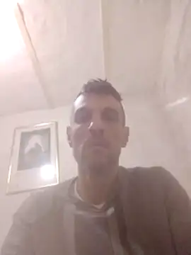 Snapshot of Guillelp chatting on 06-13-26, 01:53 Guillelp online show from 06-13-26, 01:53