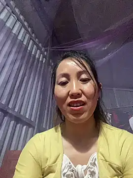 Huonglyna online show from 04-18-26, 03:14