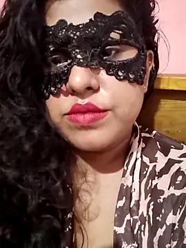 Maskedcurves online show from 04-02-26, 09:49