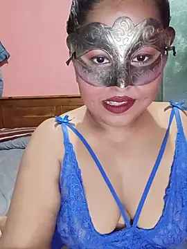 Maskedcurves online show from 07-12-26, 07:42