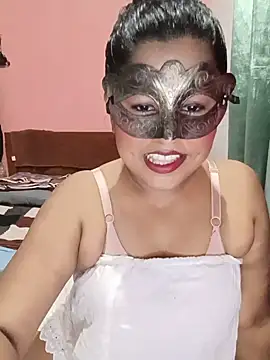 Maskedcurves online show from 06-25-26, 05:40