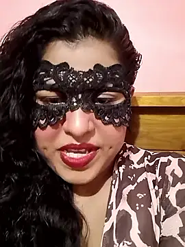 Maskedcurves online show from 04-04-26, 05:58