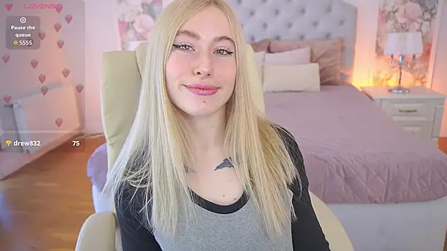 MelaniiePlay online show from 04-05-26, 12:45