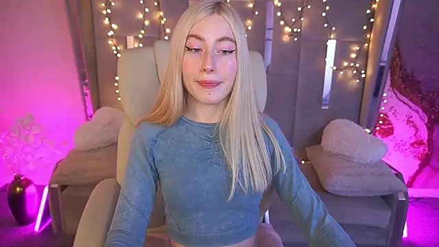 MelaniiePlay online show from 05-18-26, 01:38