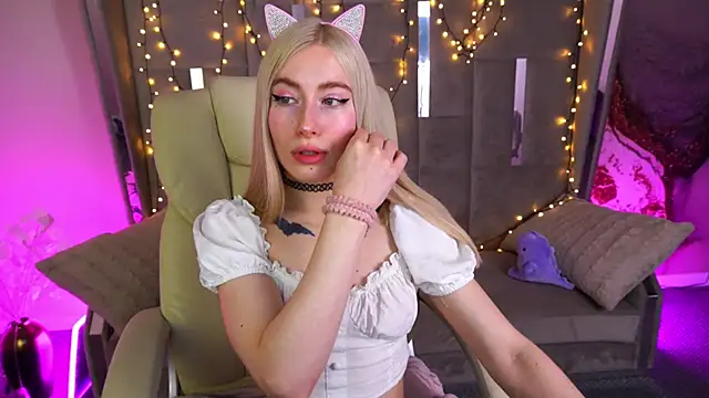 MelaniiePlay online show from 06-14-26, 06:58