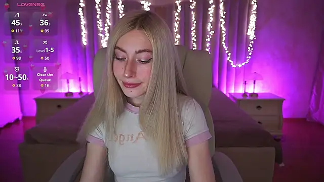 MelaniiePlay online show from 04-08-26, 01:01