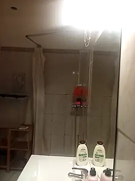 Lolaa92i online show from 04-12-26, 03:59