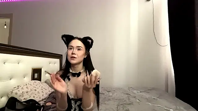 Adeline star online show from 04-30-26, 12:23