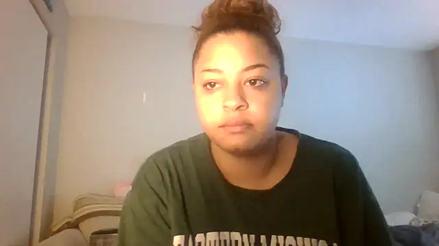madzbailey online show from 06-11-26, 02:14