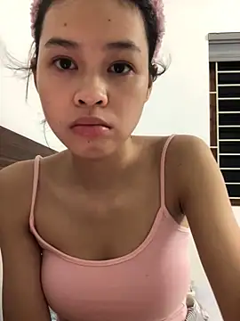 Yenlisu3Zie online show from 05-31-26, 04:24