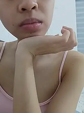 Snapshot of Yenlisu3Zie chatting on 07-11-26, 03:45 Yenlisu3Zie online show from 07-11-26, 03:45