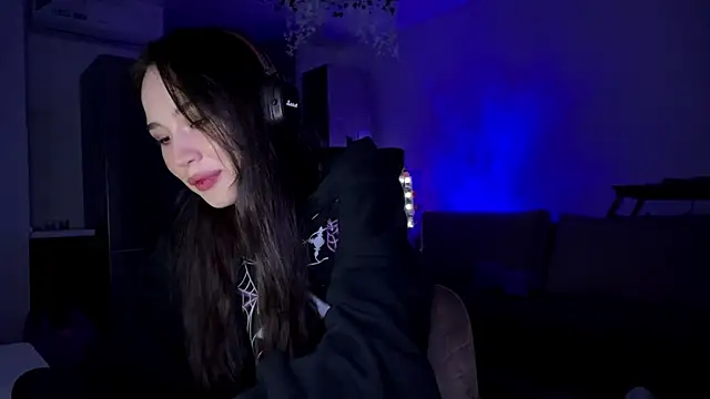 Snapshot of Elizabetswan chatting on 04-10-26, 09:22 Elizabetswan online show from 04-10-26, 09:22