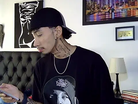 Snapshot of pippe_hot22 chatting on 04-08-26, 04:08 pippe hot22 online show from 04-08-26, 04:08