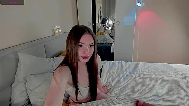 Snapshot of Aphrodite_Portman chatting on 05-14-26, 08:22 Aphrodite Portman online show from 05-14-26, 08:22