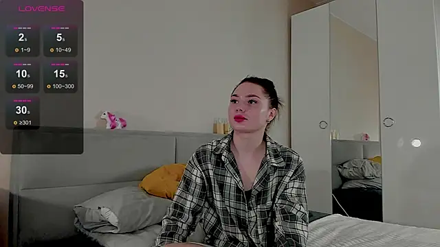 Snapshot of Aphrodite_Portman chatting on 05-26-26, 02:09 Aphrodite Portman online show from 05-26-26, 02:09