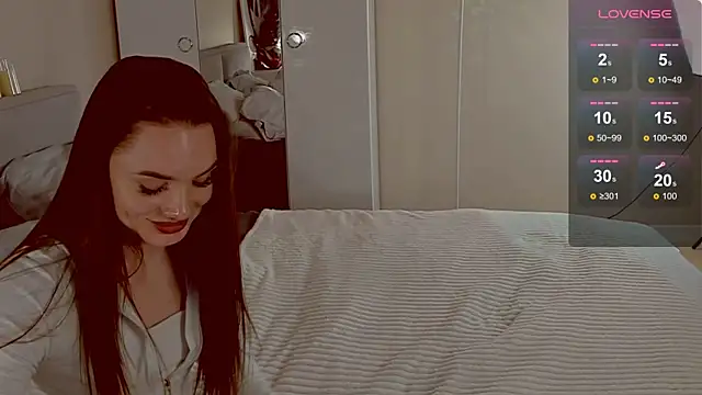 Snapshot of Aphrodite_Portman chatting on 05-05-26, 02:03 Aphrodite Portman online show from 05-05-26, 02:03