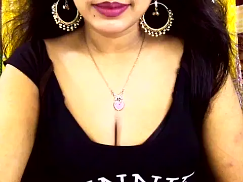 Noor Zarin online show from 04-25-26, 02:47
