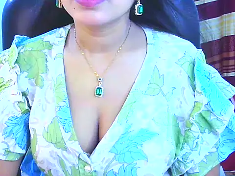 Noor Zarin online show from 04-22-26, 05:42