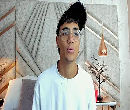 Snapshot of DannTaylor chatting on 04-07-26, 11:56 DannTaylor online show from 04-07-26, 11:56