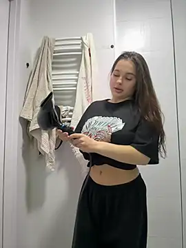 MonikaLoveXx online show from 04-06-26, 11:55