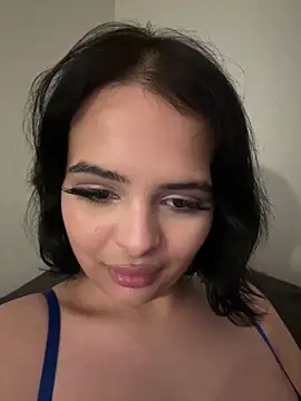 MiaKittyx0 online show from 04-23-26, 01:56