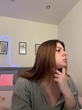 Snapshot of moneyforPeaches chatting on 04-27-26, 02:48 moneyforPeaches online show from 04-27-26, 02:48
