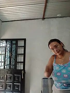Snapshot of naughty_girl_hot_ chatting on 05-28-26, 08:48 naughty girl hot online show from 05-28-26, 08:48