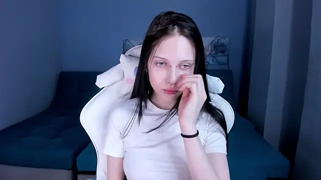 SugarBunny18 online show from 06-16-26, 05:51