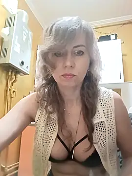 Snapshot of TaynaSecret chatting on 04-15-26, 08:20 TaynaSecret online show from 04-15-26, 08:20