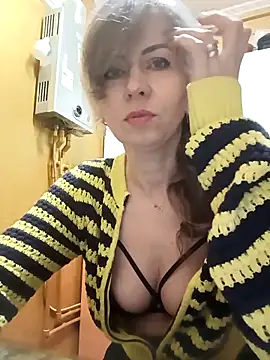 Snapshot of TaynaSecret chatting on 04-19-26, 08:33 TaynaSecret online show from 04-19-26, 08:33