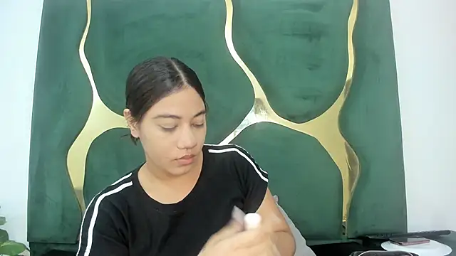 Daphne cuteht online show from 05-07-26, 08:34