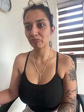 Isabella varella- online show from 04-28-26, 01:15