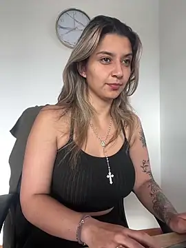 Isabella varella- online show from 04-07-26, 01:02