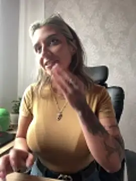 Isabella varella- online show from 06-19-26, 04:57