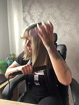 Isabella varella- online show from 06-17-26, 03:11
