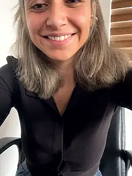 Isabella varella- online show from 05-27-26, 01:51