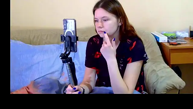 JessicaHolland1 online show from 04-07-26, 06:37