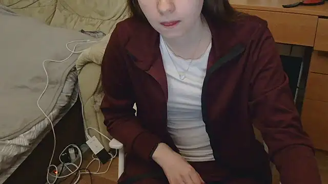 JessicaHolland1 online show from 05-05-26, 07:50