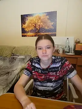 JessicaHolland1 online show from 06-18-26, 05:40