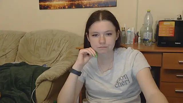 JessicaHolland1 online show from 06-03-26, 07:18