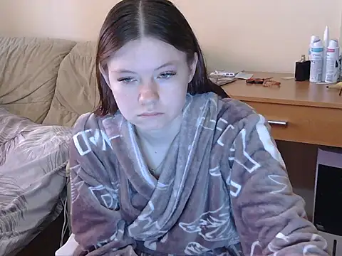JessicaHolland1 online show from 05-05-26, 06:16