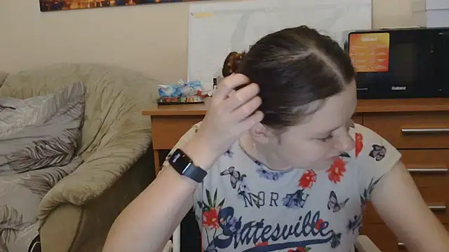 JessicaHolland1 online show from 07-10-26, 05:46