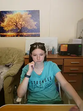 JessicaHolland1 online show from 06-20-26, 06:46